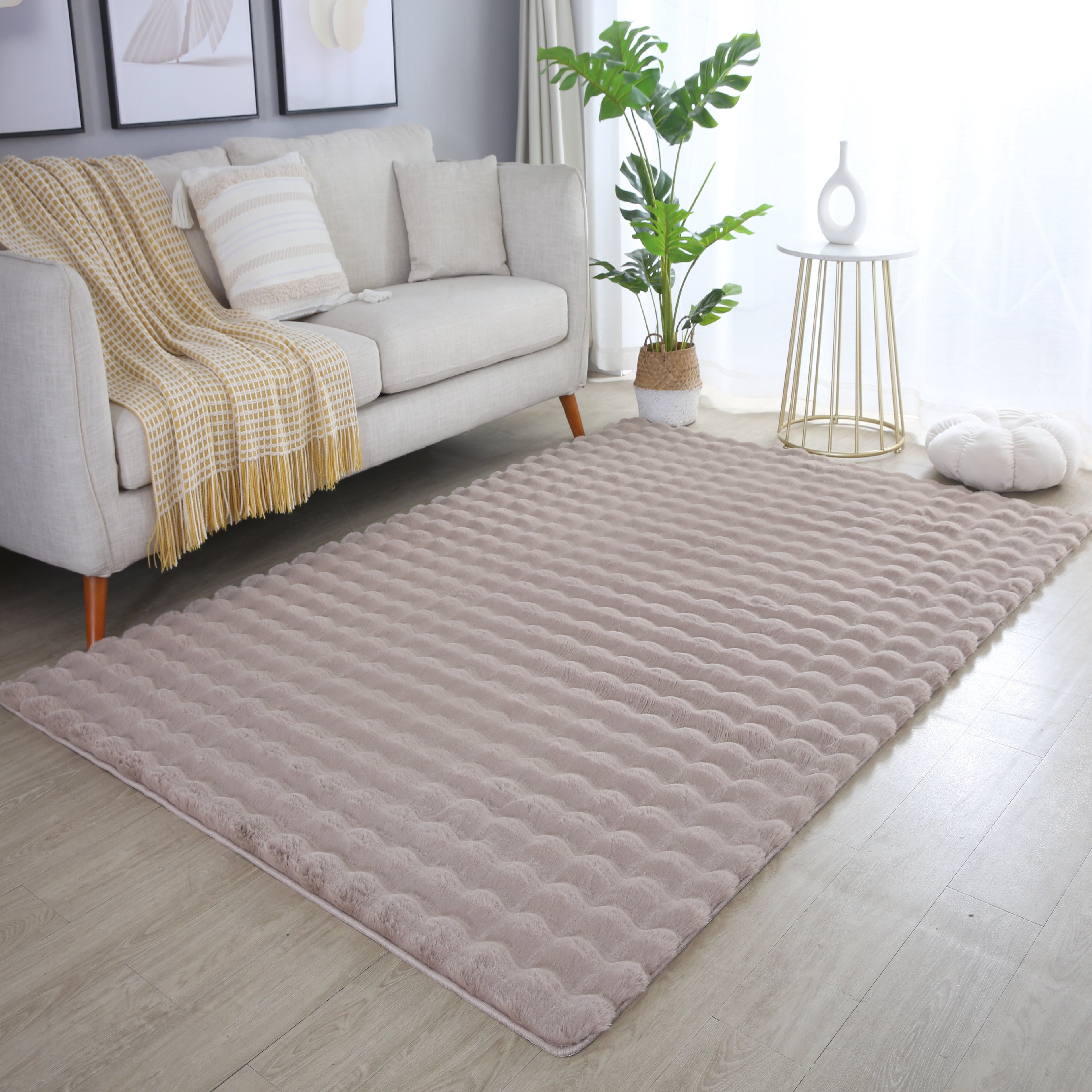 Ambiance 5110 Beige – Warmer 3D Plüschteppich in Natürlichem Beige