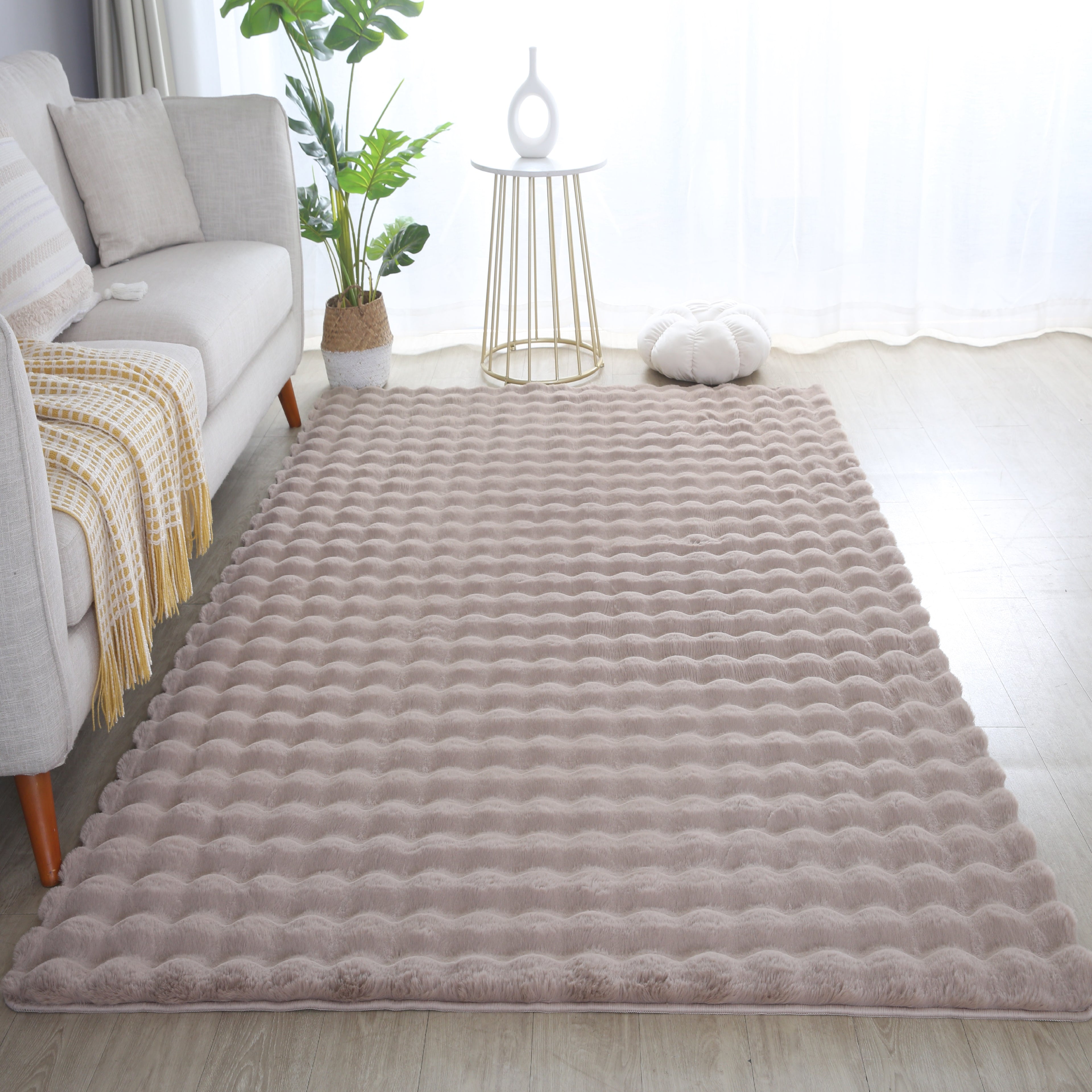 Ambiance 5110 Beige – Warmer 3D Plüschteppich in Natürlichem Beige