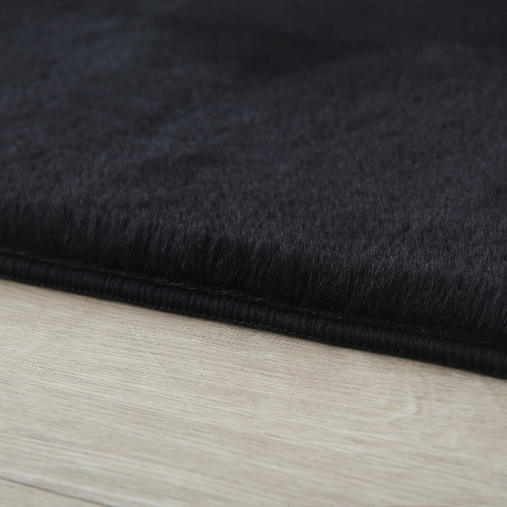 Pouffy 5100 Schwarz – Weicher Teppich in Schwarz