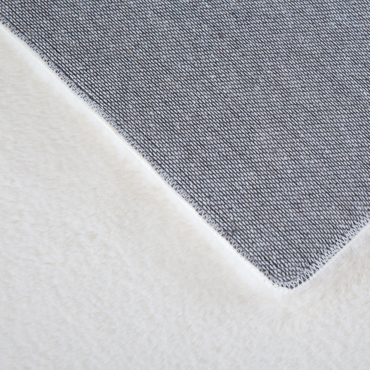 Pouffy 5100 Creme – Weicher Teppich in Creme