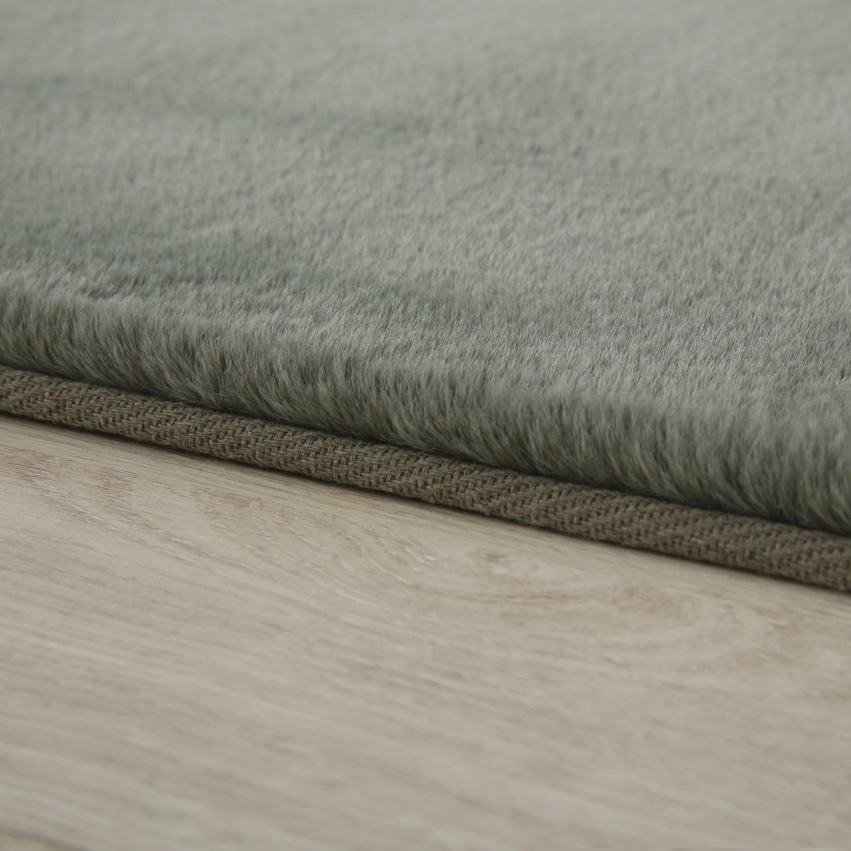 Pouffy 5100 Grün – Weicher Teppich in Grün