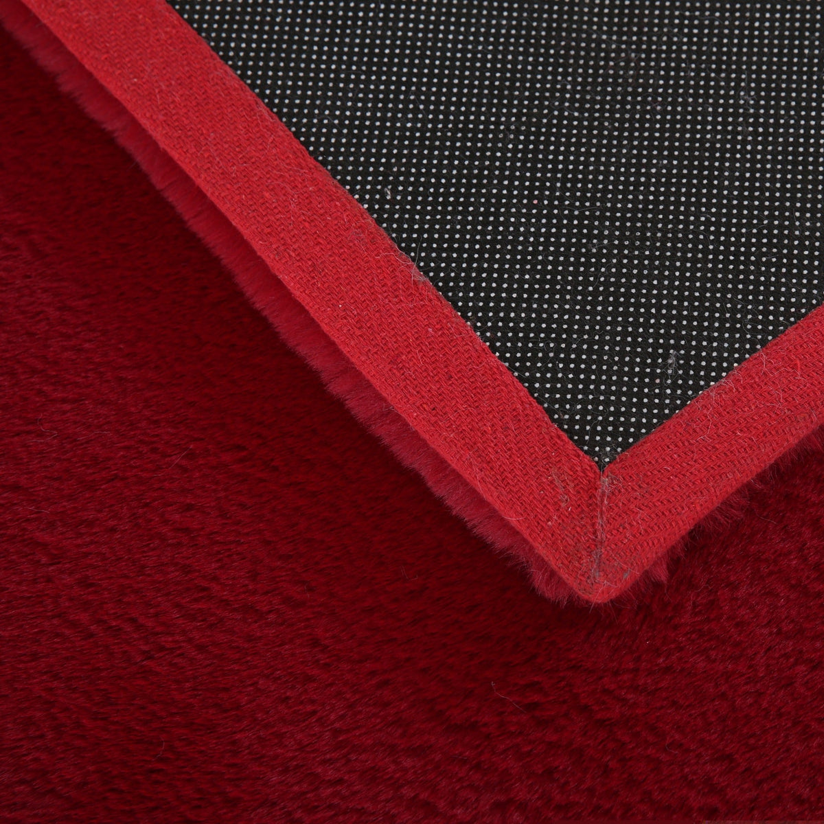 Pouffy 5100 Rot – Weicher Teppich in Rot