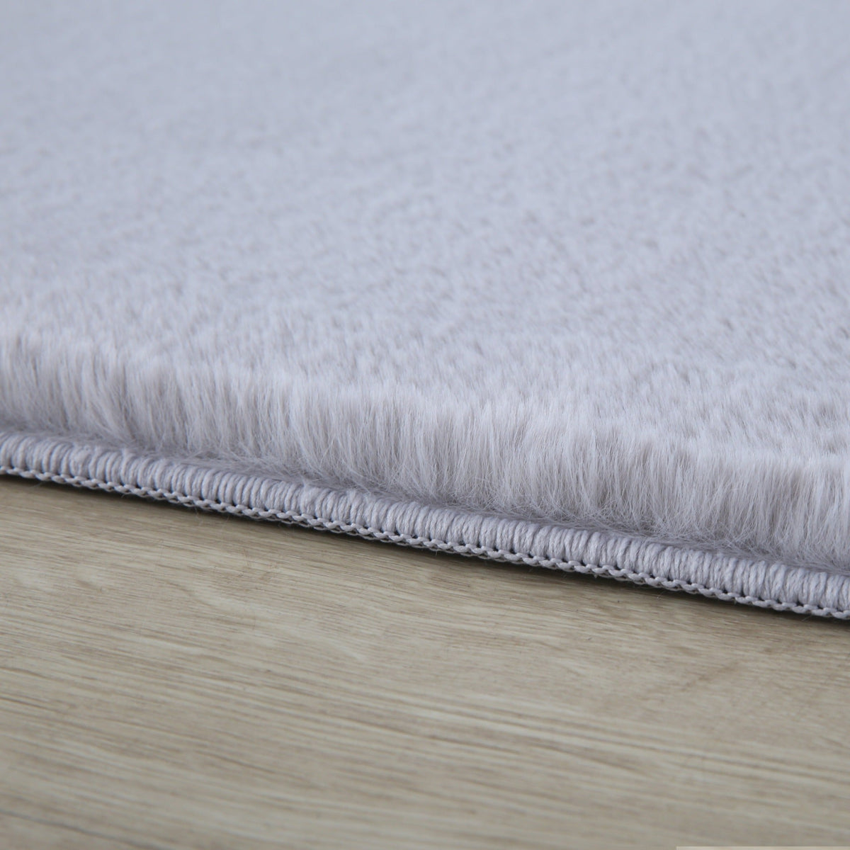 Pouffy 5100 Silber – Weicher Teppich in Silber